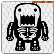 Domo-kun-Design mit Skelettkörper und offenem Mund vor einem Totenkopfhintergrund