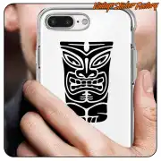 Motif TIKI noir appliqué sur la coque transparente d’un téléphone portable