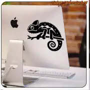 Design de caméléon noir appliqué à l'arrière d'un ordinateur de bureau