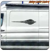 Diseño alargado Harley Davidson aplicado sobre el lateral blanco de una furgoneta