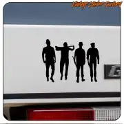 Autocollant DRUGOS avec quatre silhouettes noires appliqué à l’arrière d’un véhicule
