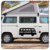 «Van Sweet Van» Vinyl an der Seitentür eines Campers