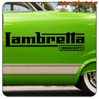 Ansicht des Lambretta-Innocenti-Aufklebers auf der grünen Karosserie eines Fahrzeugs