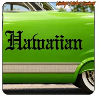 Vista del diseño «Hawaiian» en negro colocado sobre la carrocería verde de un vehículo
