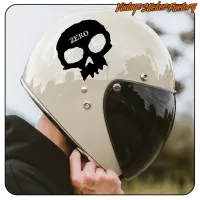 Casco de moto blanco con calavera negra y la palabra ZERO en el lateral