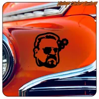 Detalle de la pegatina Lebowski negra sobre la carrocería naranja