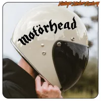 Vinilo Motorhead negro aplicado en casco blanco con visera oscura