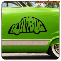 Ansicht des I LOVE MY BUG Aufklebers auf der grünen Karosserie eines Fahrzeugs