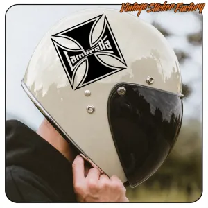 Cruz de Malta Lambretta aplicada en un casco de scooter