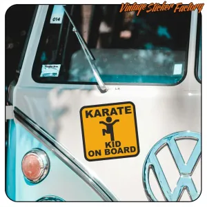 «KARATE KID ON BOARD» Aufkleber auf der Front eines klassischen Volkswagen-Lieferwagens