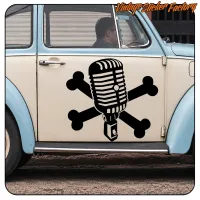 Ansicht des Mikrofon- und Knochen-Designs auf einem klassischen Auto