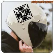 Autocollant Lucky 13 sur un casque intégral clair à visière sombre