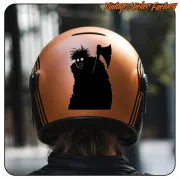 PSYCHO-Aufkleber auf der Rückseite eines orangefarbenen Motorradhelms