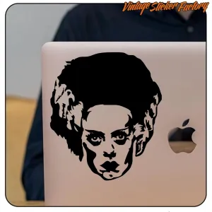 Schwarzes Gesicht der Frankenstein-Braut auf dem Deckel eines Laptops angebracht