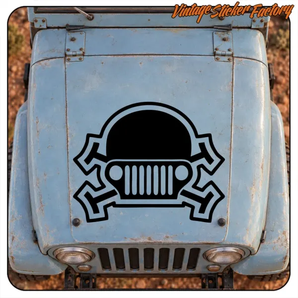 Tête de mort Jeep noire centrée sur le capot d’un véhicule tout-terrain vintage