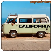Vinilo CALIFORNIA negro aplicado en el lateral de una furgoneta clásica