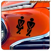 Zwei schwarze Toilettensymbole auf der orangefarbenen Karosserie eines Fahrzeugs