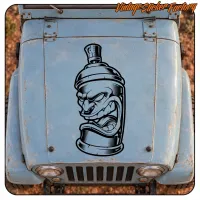 Aerosol mit karikaturistischem Gesicht an der Front eines Oldtimers