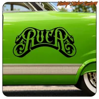 Ansicht des RUCKA-Designs an der Seite eines Oldtimers