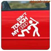 Diseño blanco «DON’T TOUCH MY AUDI» aplicado en la puerta roja de un vehículo