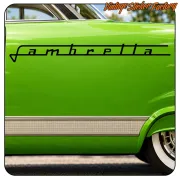 Design LAMBRETTA appliqué sur la porte d’un véhicule vert