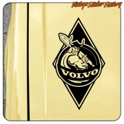 Diseño VOLVO VIKING aplicado sobre la carrocería de un vehículo claro