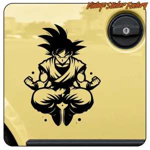 Schwarzer SON-GOKU-Aufkleber auf einer gelben Oberfläche