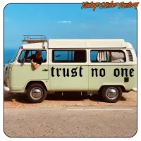 TRUST NO ONE AUFKLEBER. KAUFEN SIE VINYLAUFKLEBER.