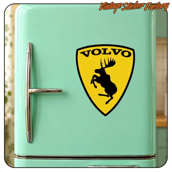 Design VOLVO Elk appliqué sur la porte d’un réfrigérateur vert rétro