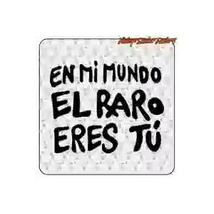 Pegatina EN MI MUNDO EL RARO ERES TÚ