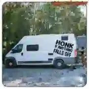 Aufkleber HONK IF ANYTHING FALLS OFF