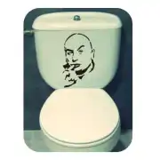 Autocollant de Dr Evil posé sur le réservoir d'une toilette
