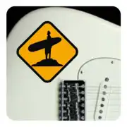 Pegatina con surfista en silueta aplicada sobre el cuerpo de una guitarra