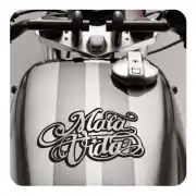 Diseño «Mala Vida» aplicado sobre el depósito de una motocicleta