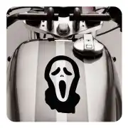 Pegatina Mascara Scream. Vinilo de alta calidad, soporta perfectamente la intemperie, apto incluso para náutica. Pégala donde qu