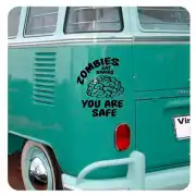 Pegatina Zombies Eat Brains. Vinilo de alta calidad, soporta perfectamente la intemperie, apto incluso para náutica. Pégala dond