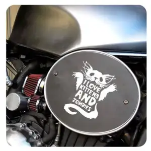 Autocollant Love Kittens and Zombies