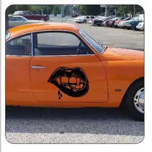 Pegatina VAMPIRA. Vinilo de alta calidad, soporta perfectamente la intemperie, apto incluso para náutica. Pégala donde quieras, 