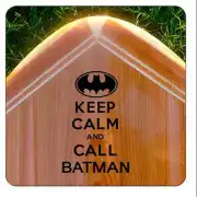 KEEP CALM AND CALL BATMAN Design auf einer Holzoberfläche