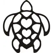 Tribal-Turtle-Design von vorne mit ausgeschnittenen Formen und drei Herzen auf dem Panzer