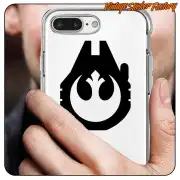 Autocollant Star Wars avec symbole stylisé appliqué sur la coque transparente d'un téléphone