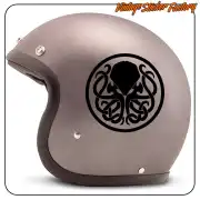 Diseño circular KTULU aplicado en el lateral de un casco de moto